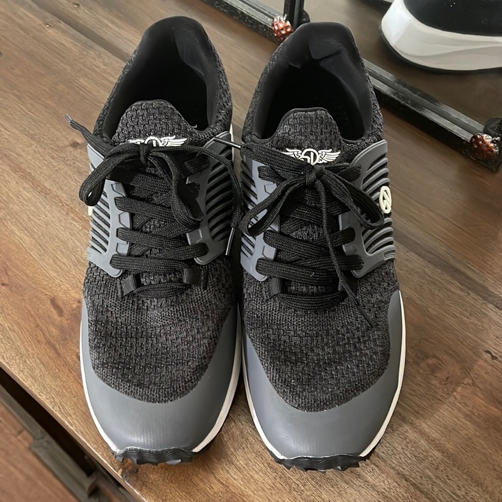 STRAIGHT DOWN GOLF SHOES